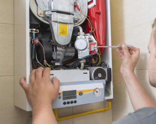 تعمیر پکیج توسط تعمیرکار